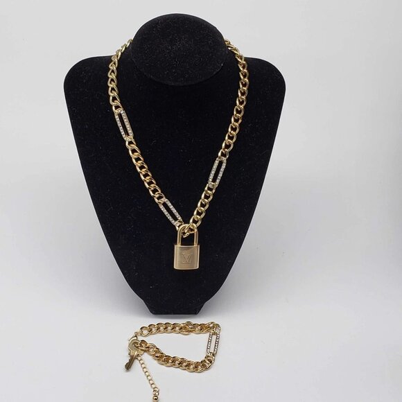 Authentic Louis Vuitton Lock & Key with Unbranded Gold Plated Chain Necklace - Picture 4 of 12